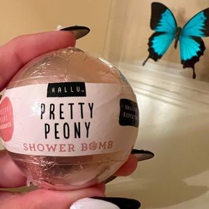 3/$10 Pretty Peony 🌸 Shower Bomb 🛁 Hallu